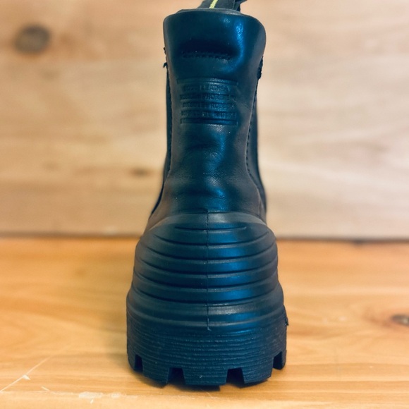 ECCO Women's Tredtray Black Leather Chelsea Boot! - Picture 13 of 15